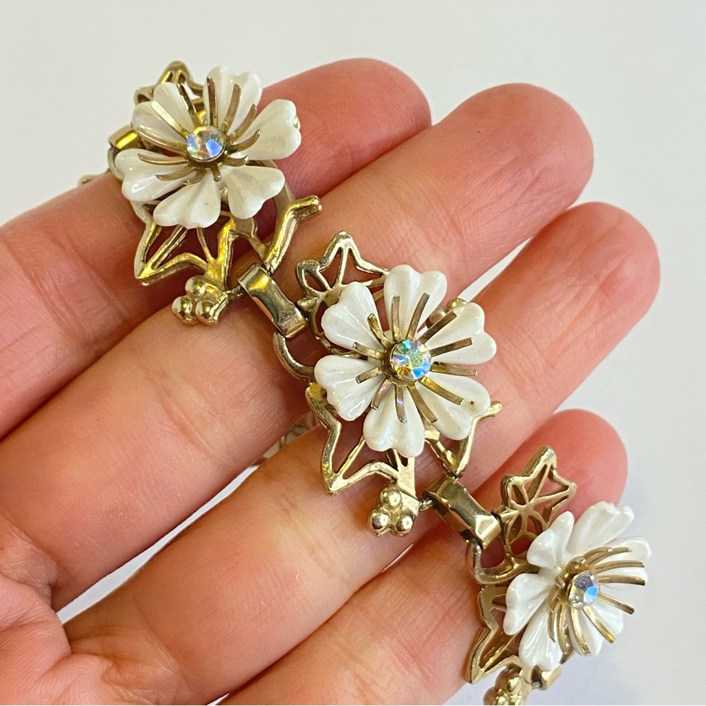 Vintage Flower Bracelet Gold Tone White Link Aurora Rhinestone Mid Century